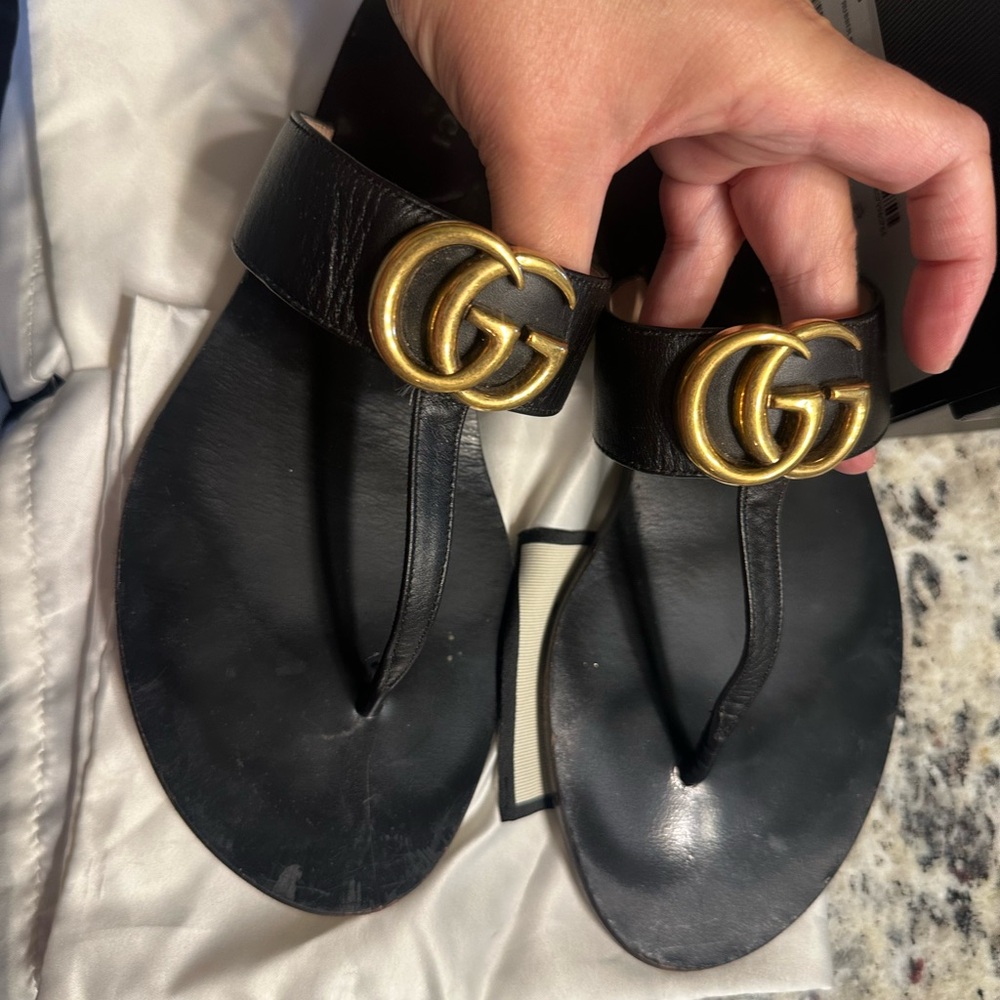 Gucci Black Leather Double G Logo Sandals with Gold Emblem
